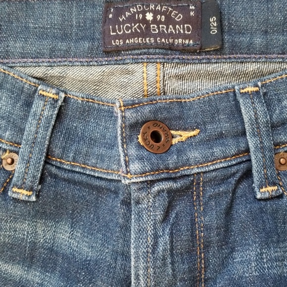 DONATING Lucky Brand Crop Jeans EUC - Picture 2 of 4